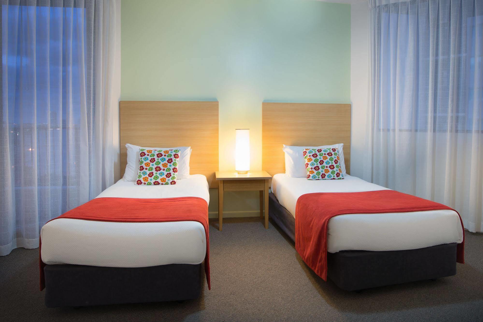 גולד קוסט Sandy Point Beach Resort מראה חיצוני תמונה